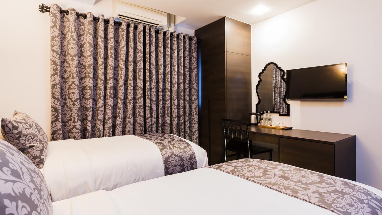 The Fah Silom Hotell Bangkok Exteriör bild