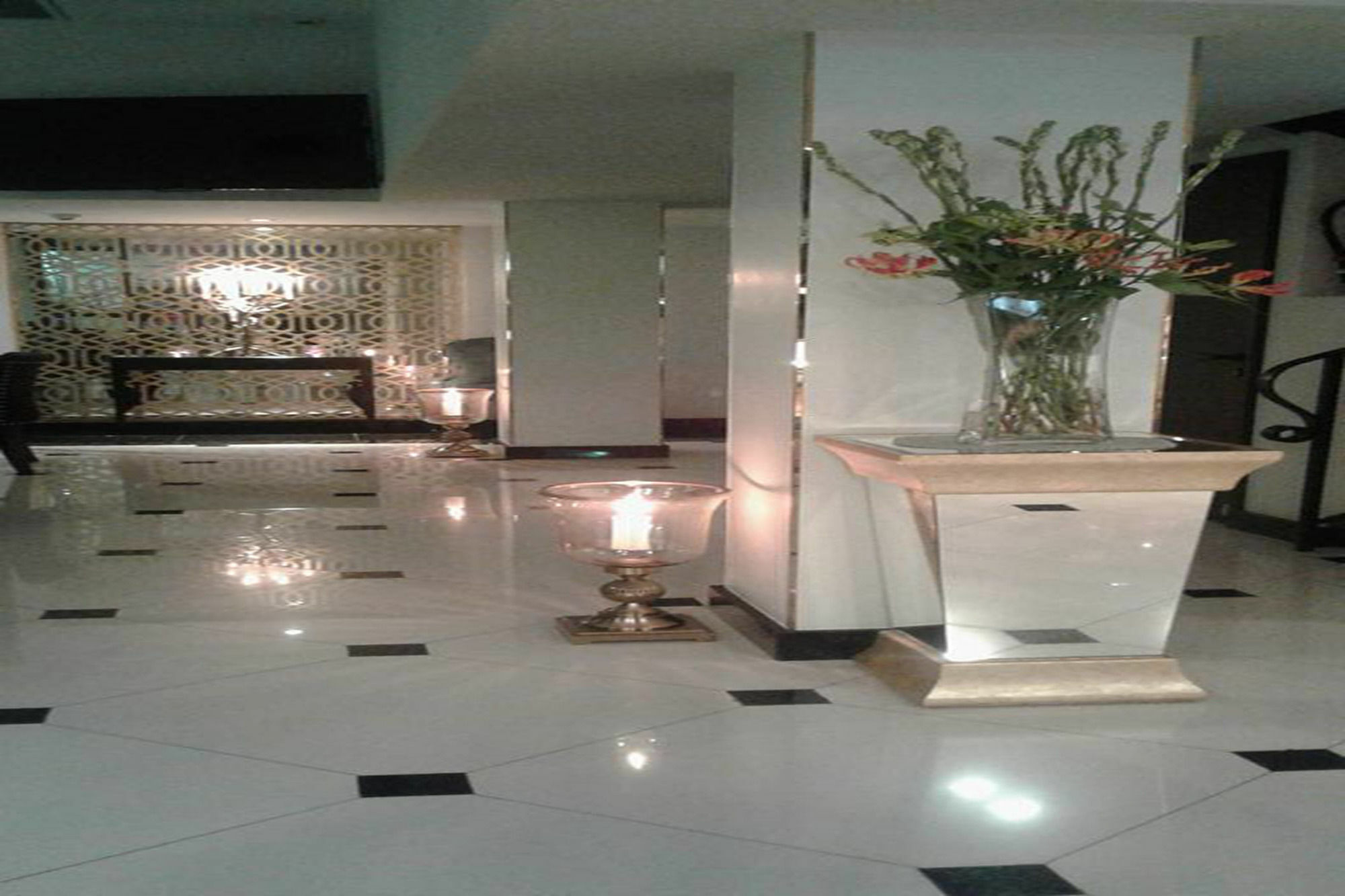 The Fah Silom Hotell Bangkok Exteriör bild