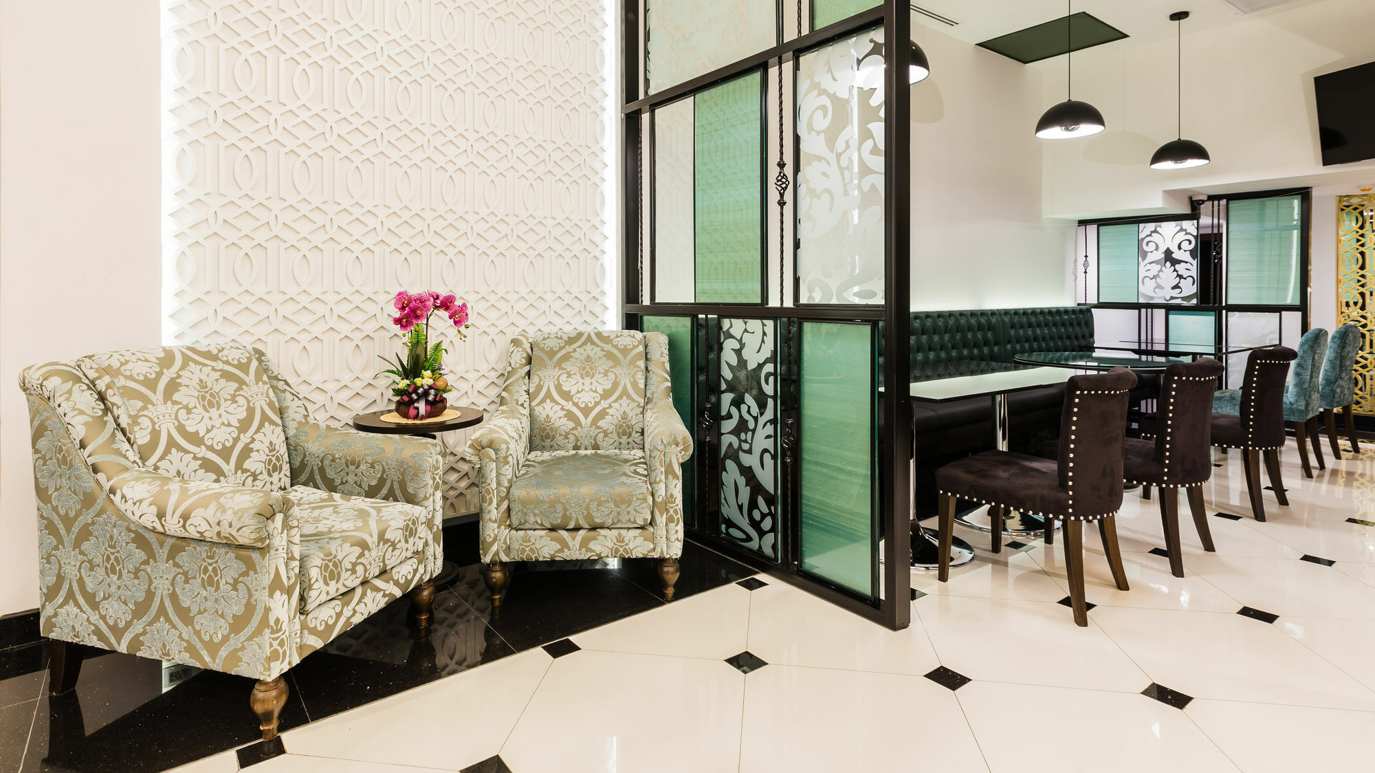 The Fah Silom Hotell Bangkok Exteriör bild