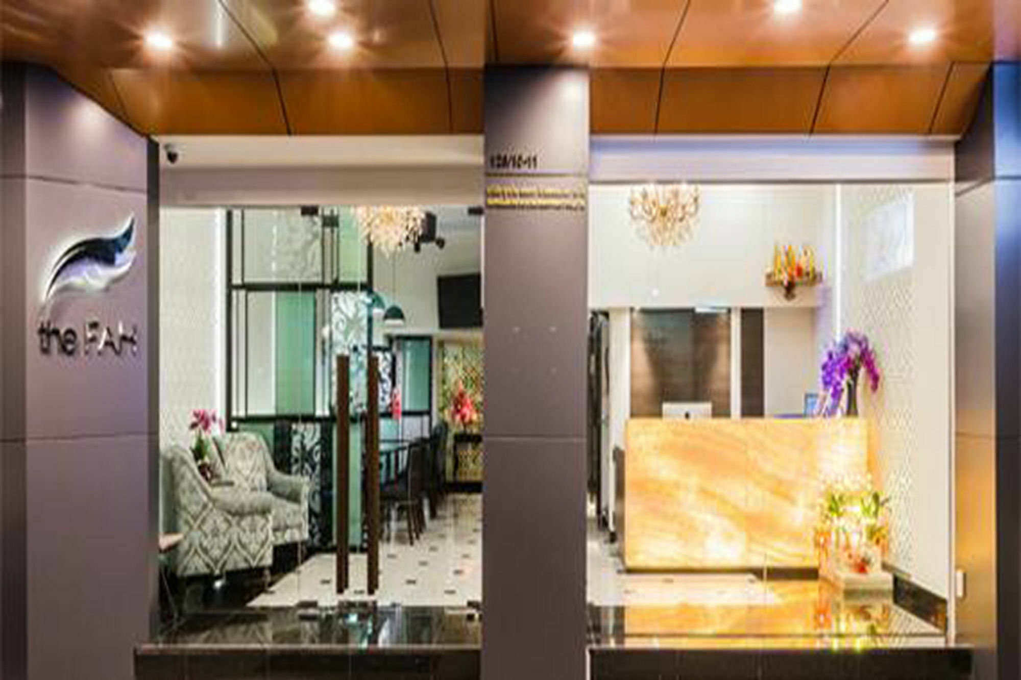 The Fah Silom Hotell Bangkok Exteriör bild