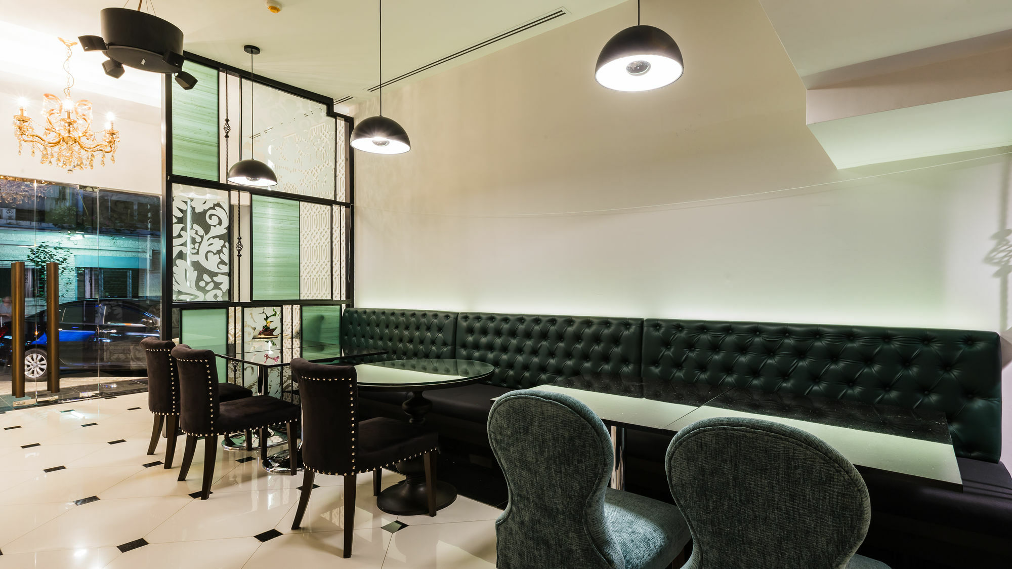 The Fah Silom Hotell Bangkok Exteriör bild