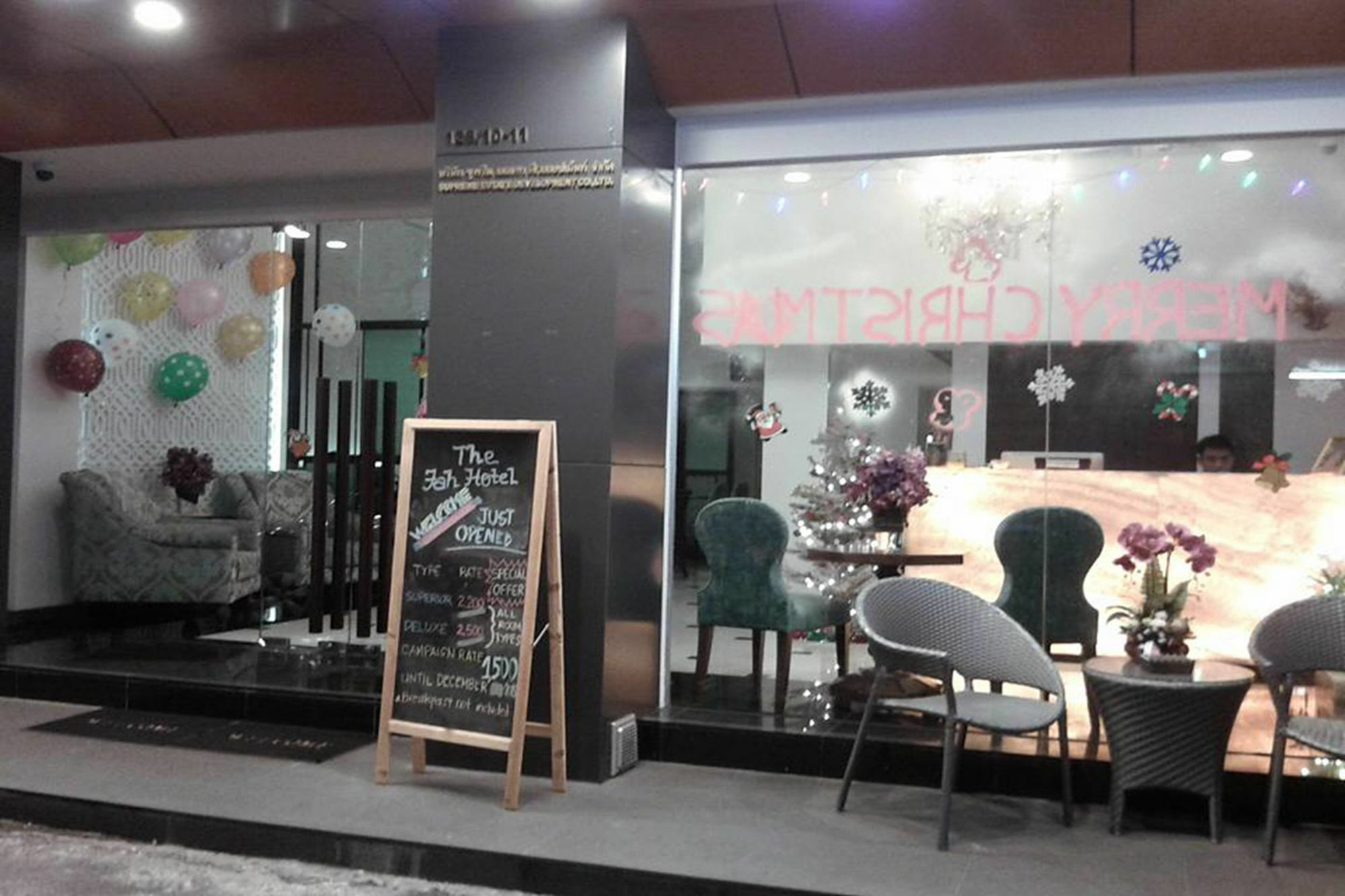 The Fah Silom Hotell Bangkok Exteriör bild